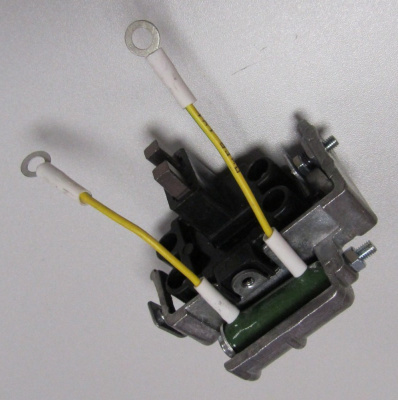 купить Щеткодержатель генератора Я-120 М1-01 (с резистором) / ЗАО "Энергомаш" г.Калуга