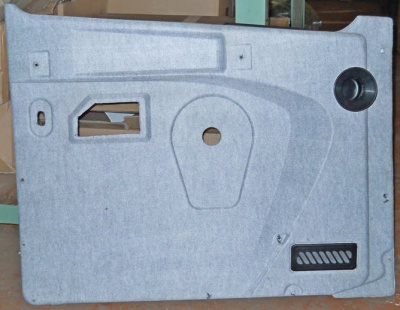 купить Обивка двери н/о (правая) пластик