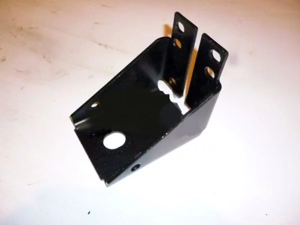 фото кронштейн подвески радиатора нового образца 54115 54115-1302077-10 